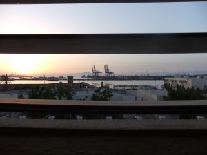 Coucher de soleil sur le Port autonome international de Djibouti (sous licence CC BY-NC-SA)